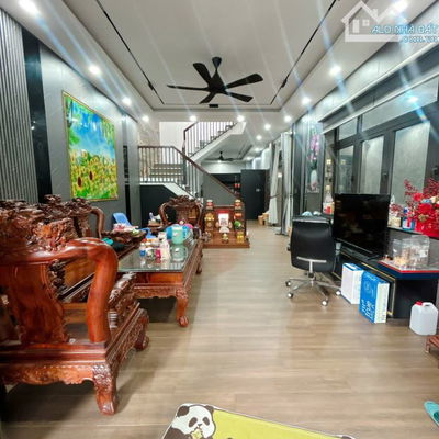 Bán biệt thự 1T 1L thiết kế hiện đại, xây tâm huyết thuộc KDC phường Tân Phong.