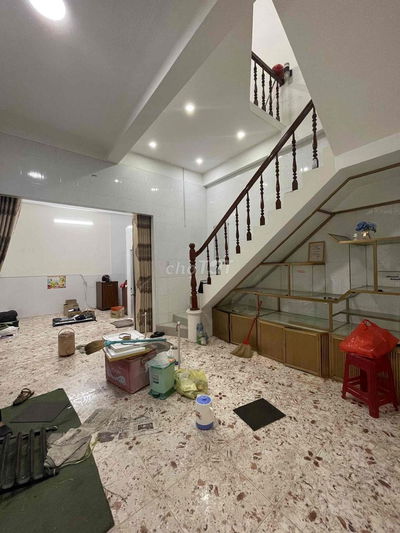 Nhà trệt lầu 2 phòng 3 máy lạnh hẻm 30/4