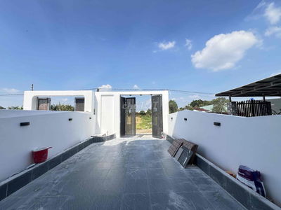 nhà Mỹ Hạnh Nam 5x25m giá 2ty250 đường ô tô