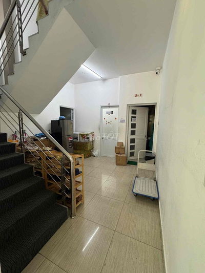 Mặt Tiền Khu Víp Trần Thiện Chánh Q10 Trệt 3 Lầu 8 PN 4 Tollet 65 Tr