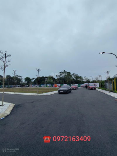 ĐANG CẦN TIỀN NHẬP HÀNG BÁN TẾT EM CHÍNH CHỦ BÁN LÔ ĐẤT 100M2 SÁT KHU CNC VÀ CỔNG TRƯỜNG ĐHQG,QL 21