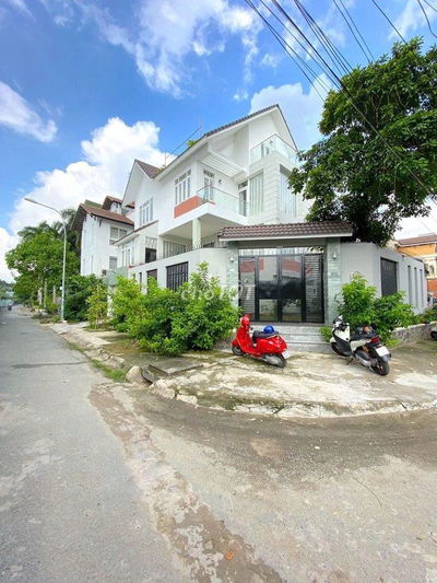 Bán nhà góc 2 mặt hẻm 9m Bình Lợi, DT: 6x20m. Trệt 2 lầu ST.