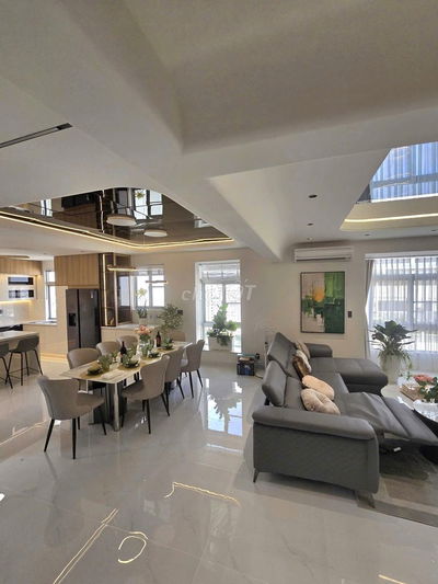 Cần bán căn Penhose  GARDEN 2 , PHÚ MỸ HƯNG , TPHCM . FULL NỘI THẤT