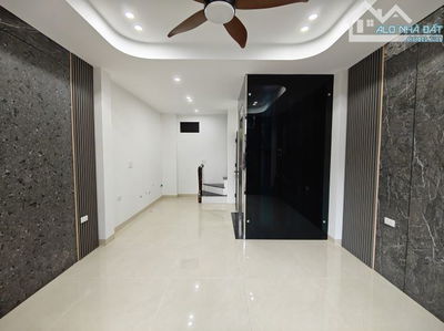 Bán nhà mới Lê Quang Đạo KD 30m 5T thang máy  full nội thất gần ô tô