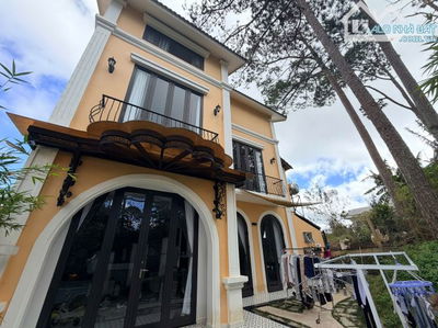 GIÁ SIÊU RẺ CHỈ 21tr/m2 cho căn Villa - Hẻm ô tô lớn - Đường Khe Sanh - P10 - Đà Lạt