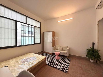 Phòng cho thuê đầy đủ nội thất ngay toà nhà viettel Quận 3 tiện đi Q1