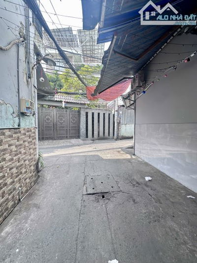 Bán nhà nhỏ tiền công năng to - HẺM XE HƠI Nguyễn Thị Tần - 3 tầng - chỉ 3tỷ TL