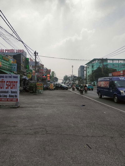 Cho thuê nhà 3 tầng mặt tiền Đỗ Xuân Hợp. Quận 9.