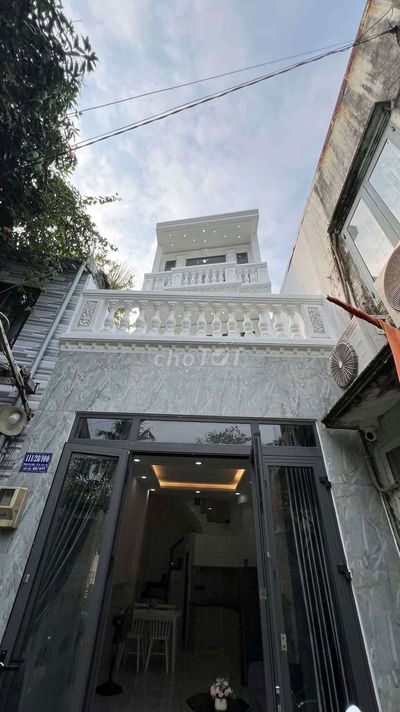 Căn nhà 2 lầu giá hơn 3 ty tí