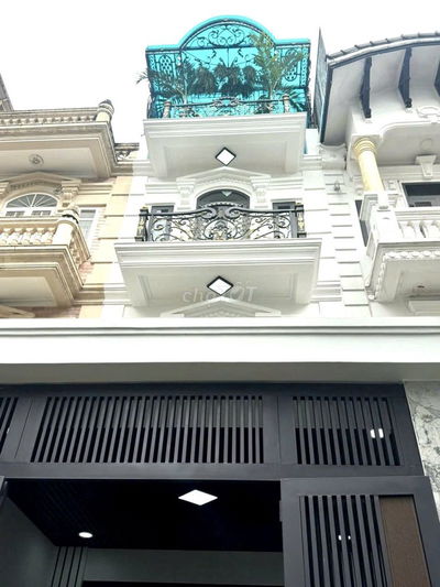 Gấp bán;gấp bán nhà đẹp+mới 63m2 sát mặt tiền Lý phục Man giá hơn 9ty