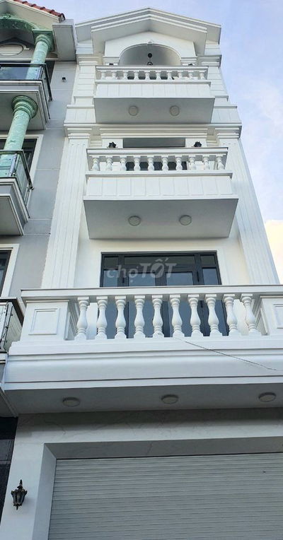 Cho thuê nhà MT 305A Nguyễn Trọng Tuyển P.10 Q. Phú Nhuận.