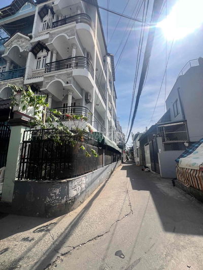 BÁN CĂN NHÀ 1TRỆT 3 LẦU CÓ DÒNG TIỀN 25/1 THÁNG QUẬN 7