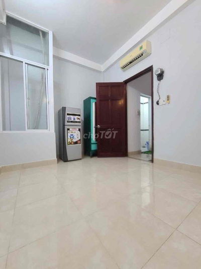 Phòng nhà nguyên căn tại 247/8 Hoàng Hoa Thám, gần chợ