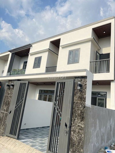 NHÀ LẦU CÓ HOÀN CÔNG CHỈ 800TR SỞ HỮU NGAY SÂN GOLF LONG THÀNH