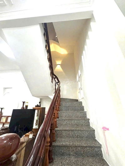 Bán nhà 3 tầng MT đường 10m5 Trần Nguyên Đán, gần biển, chỉ 7 tỷ 2 tl