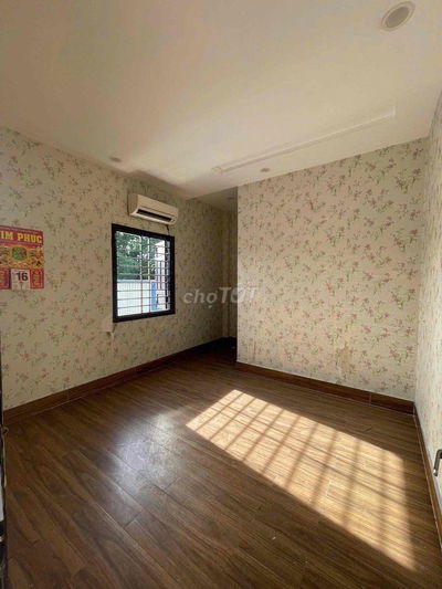 CHO THUÊ STUDIO CỬA SỔ TRỜI SẴN MÁY LẠNH GIÁ SIÊU RẺ NGAY GÒ MÂY