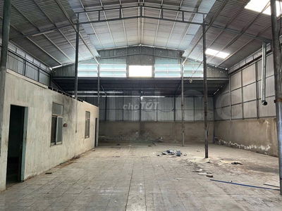 Kho xưởng 450 m² có trạm điện, cặp đường Quốc Lộ 1A, lộ Container