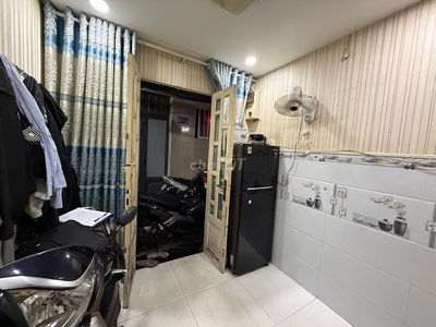 CHỈ 1 TỶ NHỈNH- CÓ NHÀ 3 TẦNG Q4- SỔ RIÊNG