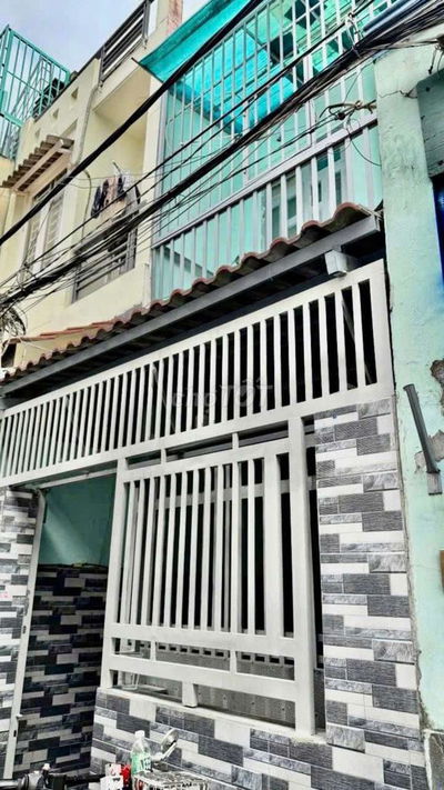 Cho thuê nhà 2 tầng đường hiệp bình 9tr/ tháng