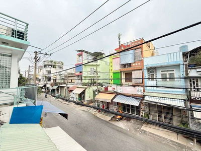 Nhà mặt tiền đường 12m, DT: 5x14, giá 7,x tỷ ngay Lê Văn Quới