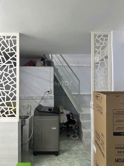 NHÀ ĐẸP 3 TẦNG, SIÊU THỊ COOPMART 2P, PHẠM PHÚ THỨ, QUẬN 6, GIÁ 2,5 TỶ