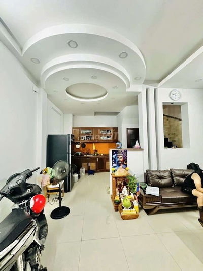Bán nhà 3 tầng Tân Bình hẻm 5m dt 5,1x9,5m giá 7,3 tỷ.