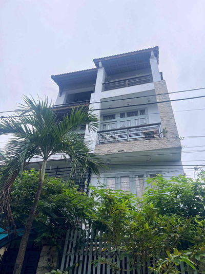 Nhà mặt tiền ngay Giga Mall Phạm Văn Đồng 6.3m x 17m 4 tầng 6Pn