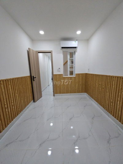 SÁT MẶT TIỀN XE HƠI LÂM VĂN BỀN   Q7   DTSD 70 M2  TẶNG FULL NỘI THẤT