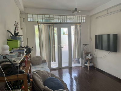 Căn hộ Lầu 1 Đường Sư Vạn Hạnh phường 13 Quận 10. Sổ hồng