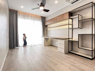 Brilliant , 160m2 , 3pn-1kho-3wc ,full nội thất cao cấp giá 30tr/tháng