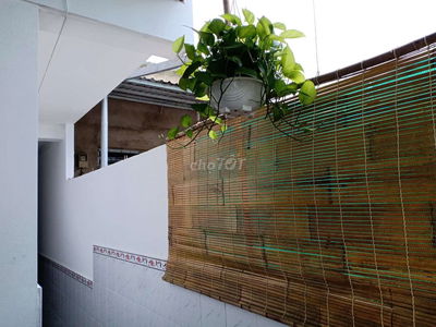 Phòng trọ yên tĩnh, có gác lửng, lối đi riêng