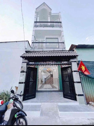 Nhà 6 phòng ngủ 4 x 18M 3 tầng xe hơi ra vào thoẢi MáI