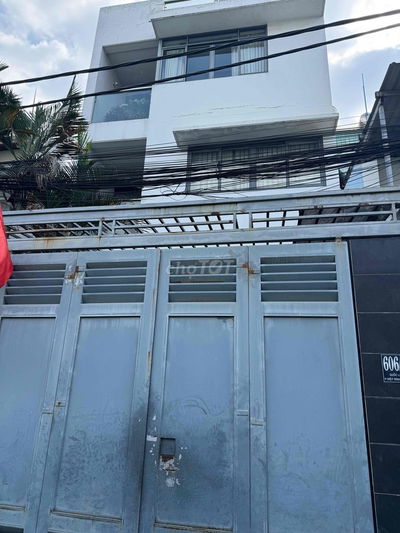 Đại Học Ngân Hàng Linh Chiểu - Xe Hơi Ngủ Nhà 3 Tầng Hoàn Công Đủ