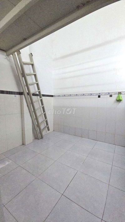 Căn hộ Tân Phú có gác 26m2 free xe máy, phí dịch vụ 3.2tr