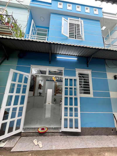 Chủ cần tiền bán lỗ nhà 4x10, 2pn ngay ngã 3 mỹ hạnh, nhà gần chợ đình