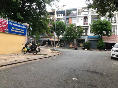 Cho Thuê Nhà Hầm Trệt 3 Lầu KDC An Phú Hưng P.Tân Phong Quận 7