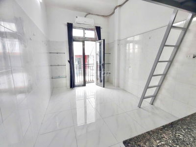 Phòng Ban công, gác cao kế bên chợ đêm Man Thiện, gần Khu CNC