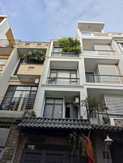 Nhà mới 4 tầng Lý Thái Tổ, Quận 10, DT 3,6 x 12m, giá 8,5 tỷ