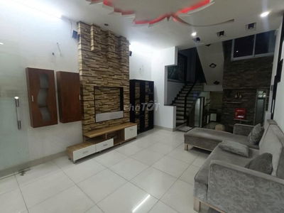 NHÀ 1T3L SÂN ĐẬU OTO, SÂN TRỒNG CÂY, THIẾT KẾ LỆCH TẦNG