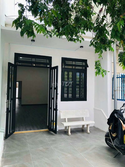 Nhà c4 mới tinh  4x25, ,đường xe tải thông kế Trường Chinh Lạc Quang