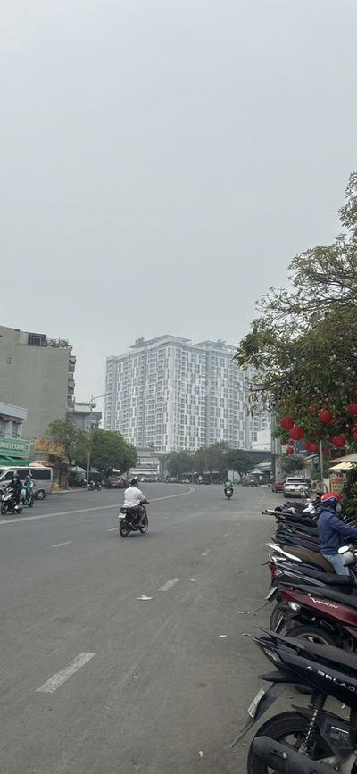 Bán nhà mặt tiền Đinh Thị Thi khu đô thị Vạn phúc .