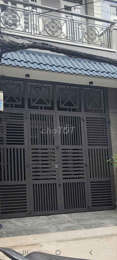 NHÀ XÂY Ở ,CÓ ĐẦY ĐỦ TIỆN NGHI,HẺM 6 MÉT 2 XE HƠI TRÁNH THOẢI MÁI