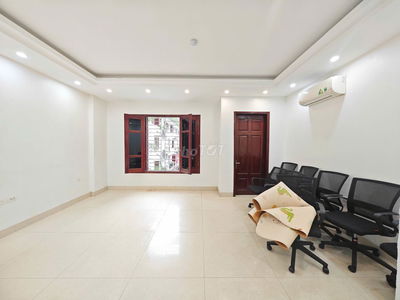 Cho thuê nhà 90 Nguyễn Tuân 70m2 chỉ 11tr yên tĩnh sẵn nội thất