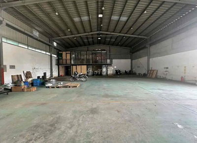 🏠🏠  kho mặt tiền đường phạm hùng , dt : 322m2 ,có gác.