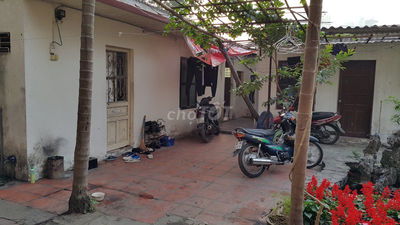 Cho thuê nhà 20m2, có sân vườn, tại Trương Định - Hà Nội, giá hợp lý