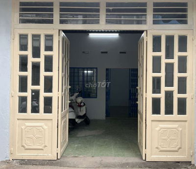 Nhà mới sửa chữa , tiện ở gia đình ,làm nghề ,làm kho...