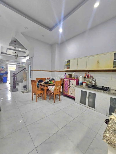 Hẻm thông kinh doanh buôn bán đường đông bắc