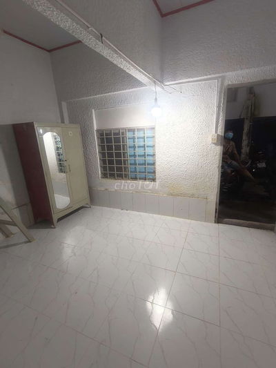 Phòng trệt cho thuê