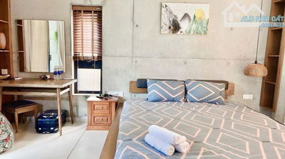 Cho thuê khách sạn 50 phòng 260tr cọc 3 thanh toán 6