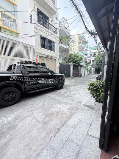 Nhà hẻm xe hơi Phan Đăng Lưu, gần Phan Xích Long, 5 tầng, gần sân bay